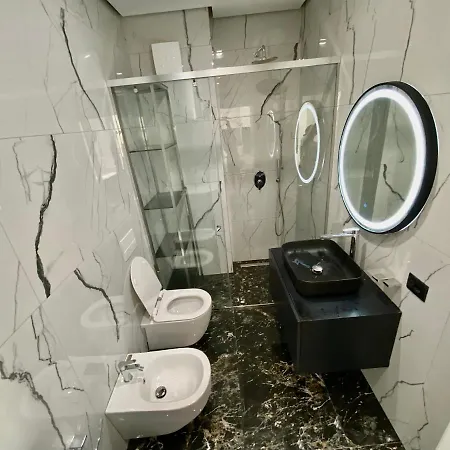 Lejlighed Lux 02 + Free Parking Post