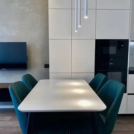 Lux 02 + Free Parking Post Apartamento